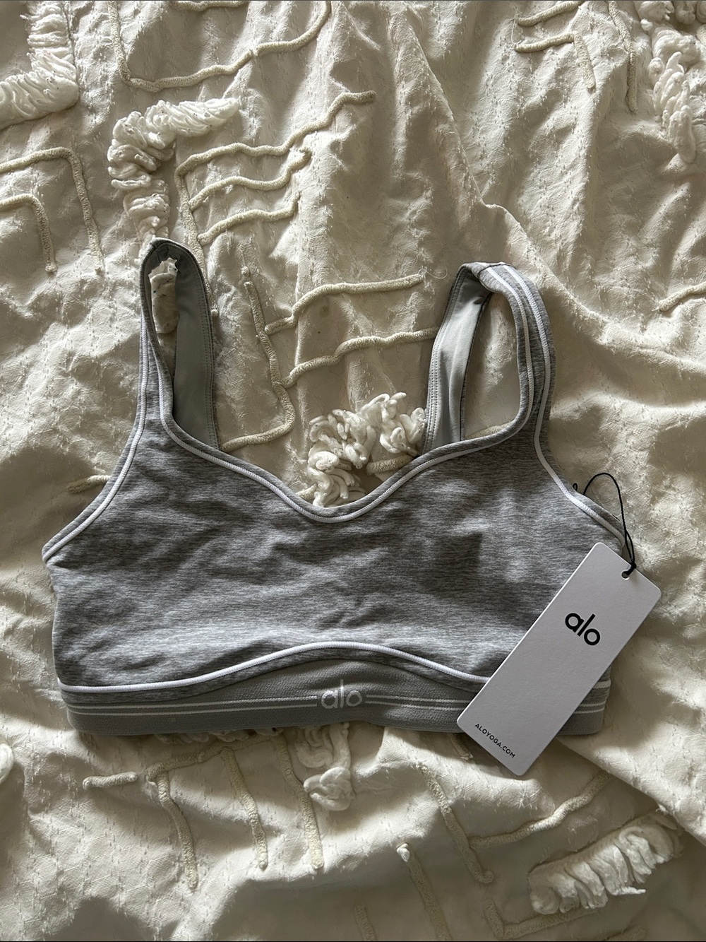 ALO Yoga Alosoft Heart Throb Bra — Light Gray - Picture 2 of 4